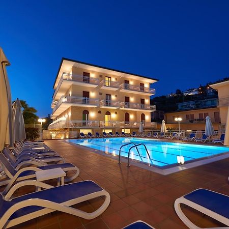 Hotel Benacus 토리델베나코 외부 사진