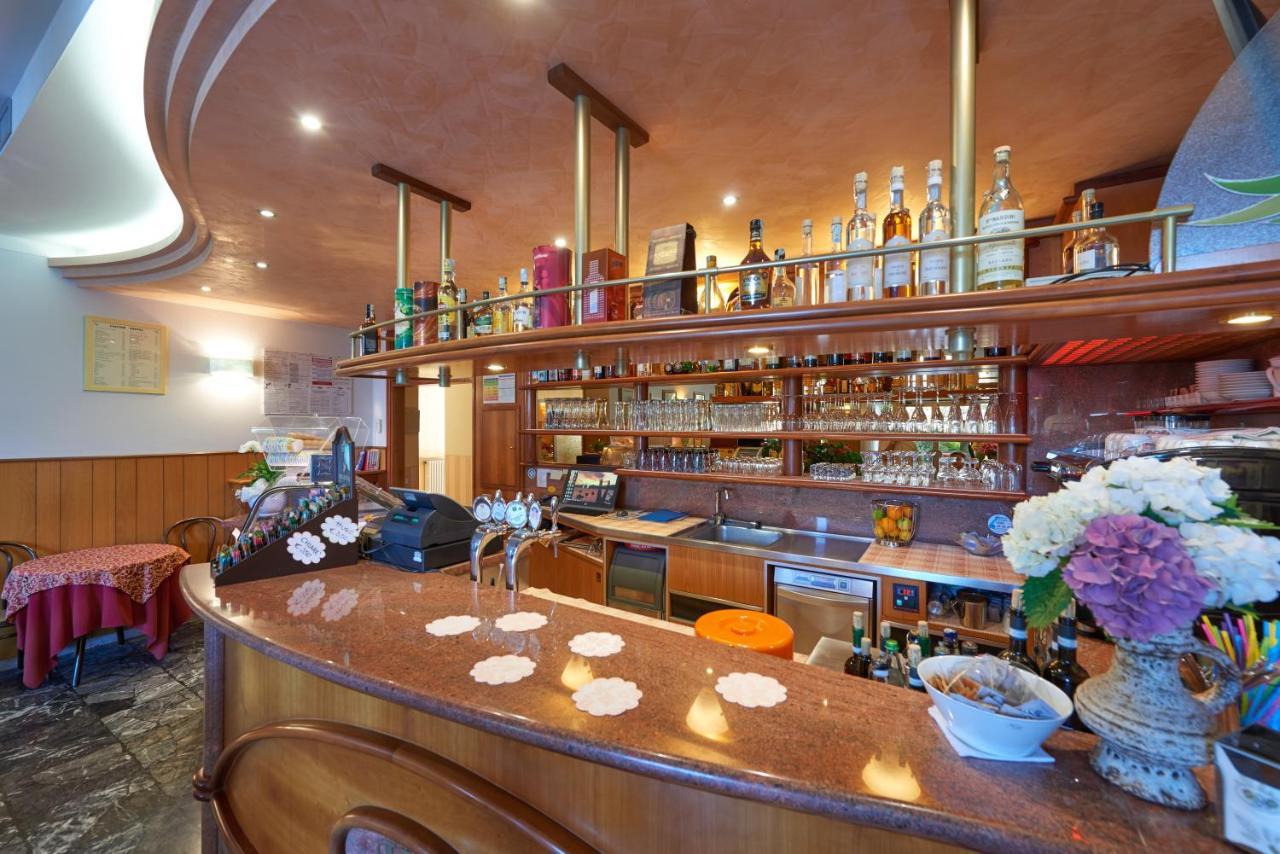 Hotel Benacus 토리델베나코 외부 사진