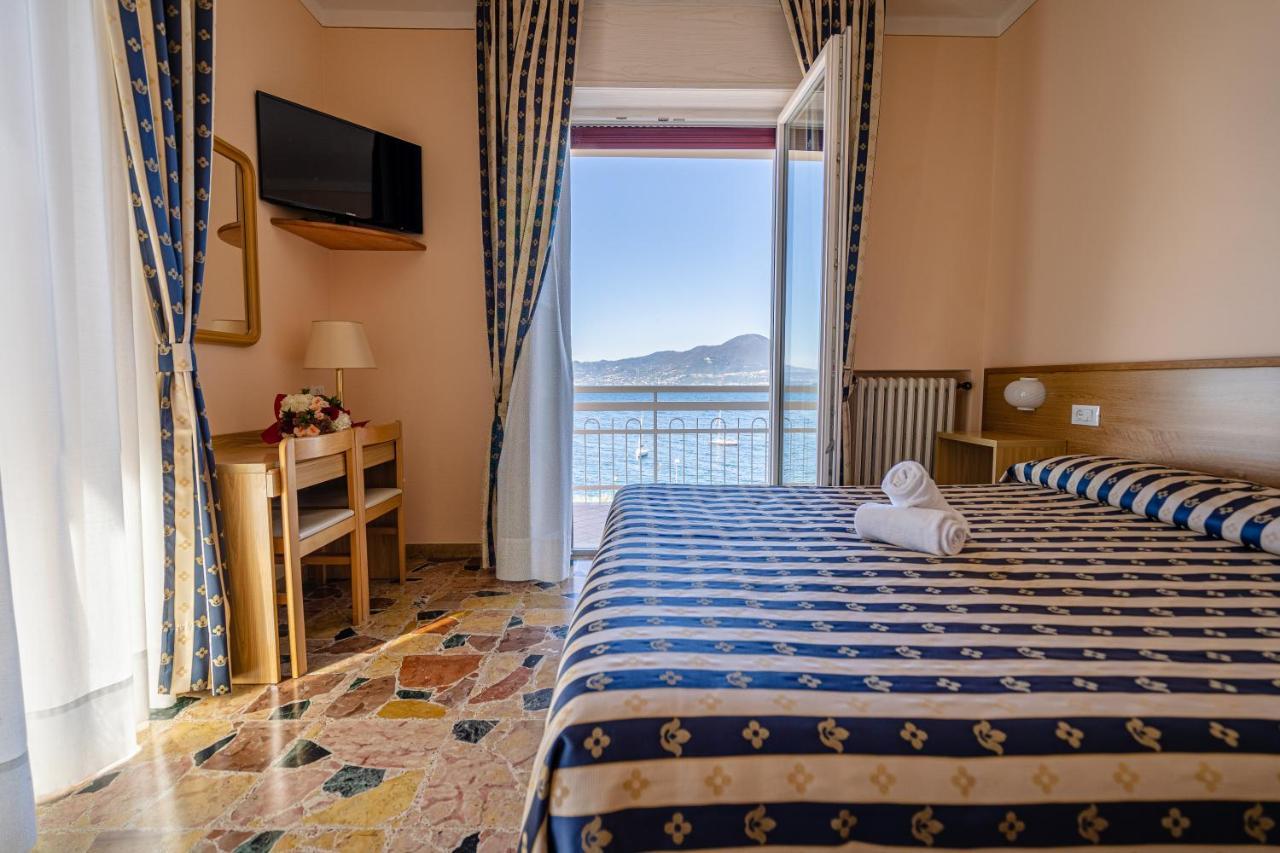 Hotel Benacus 토리델베나코 외부 사진