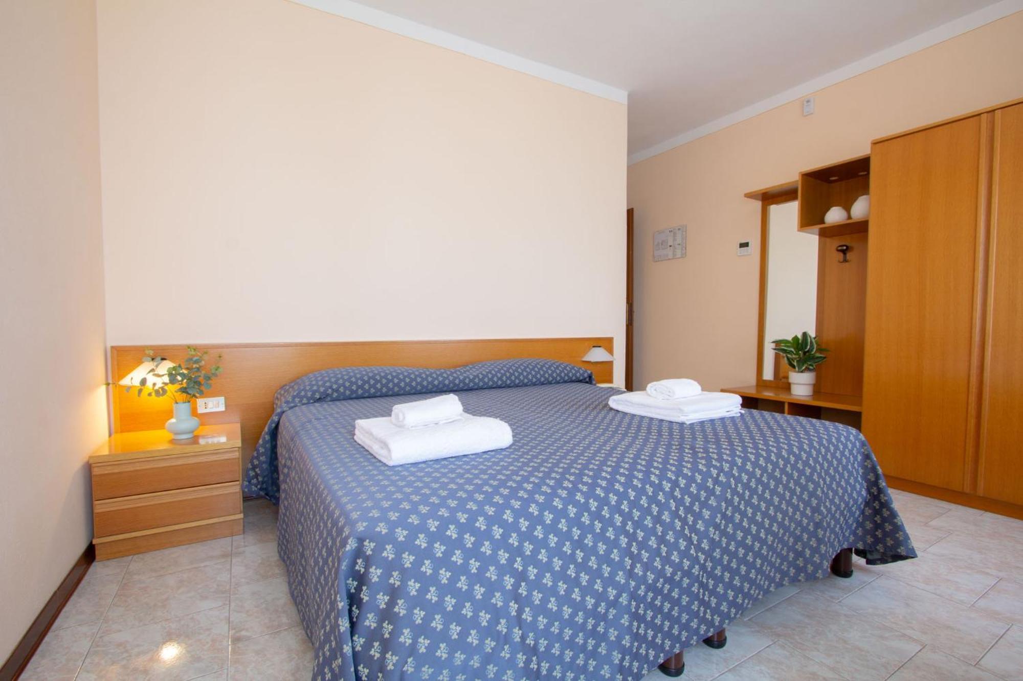 Hotel Benacus 토리델베나코 외부 사진