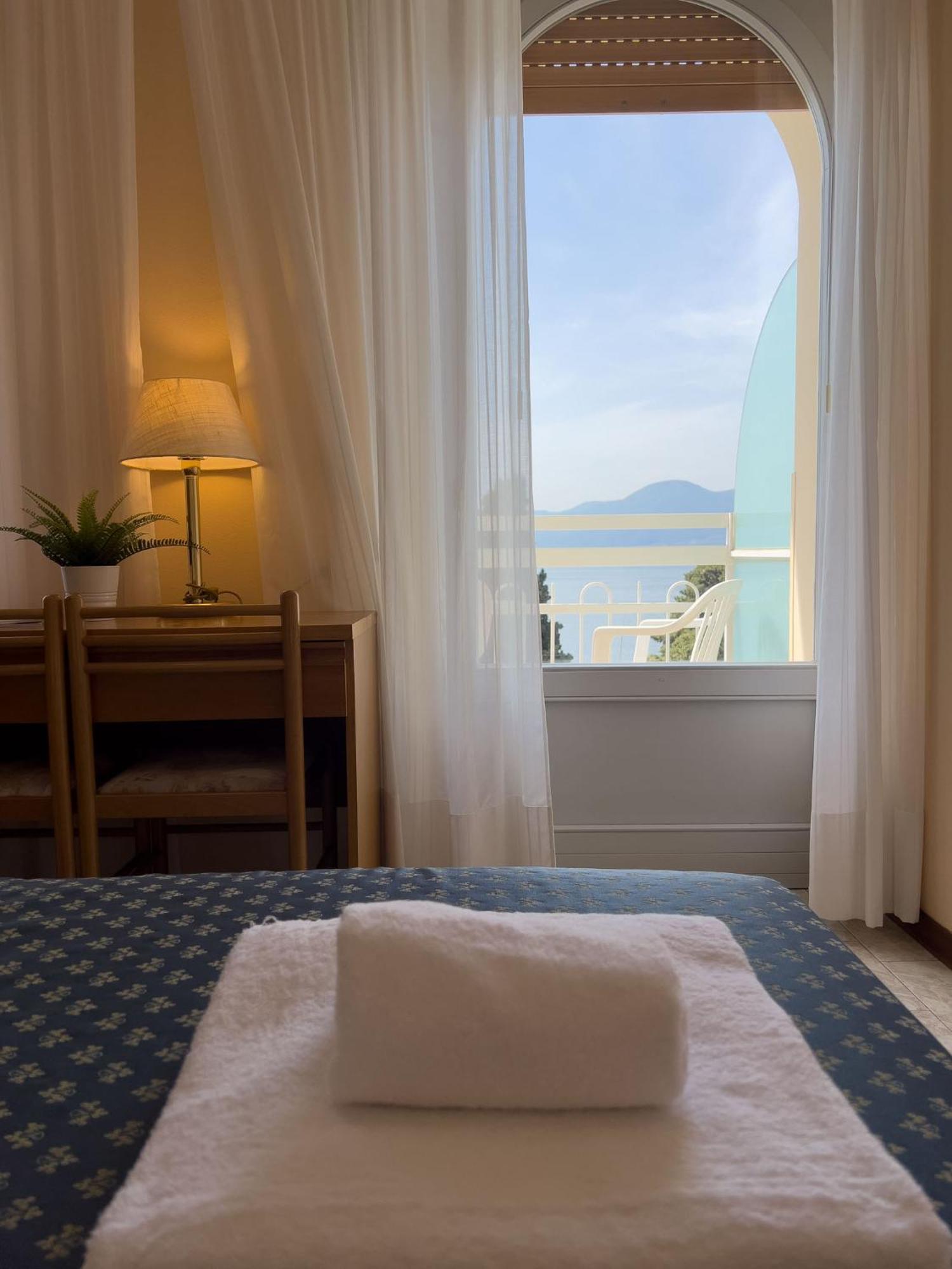 Hotel Benacus 토리델베나코 외부 사진