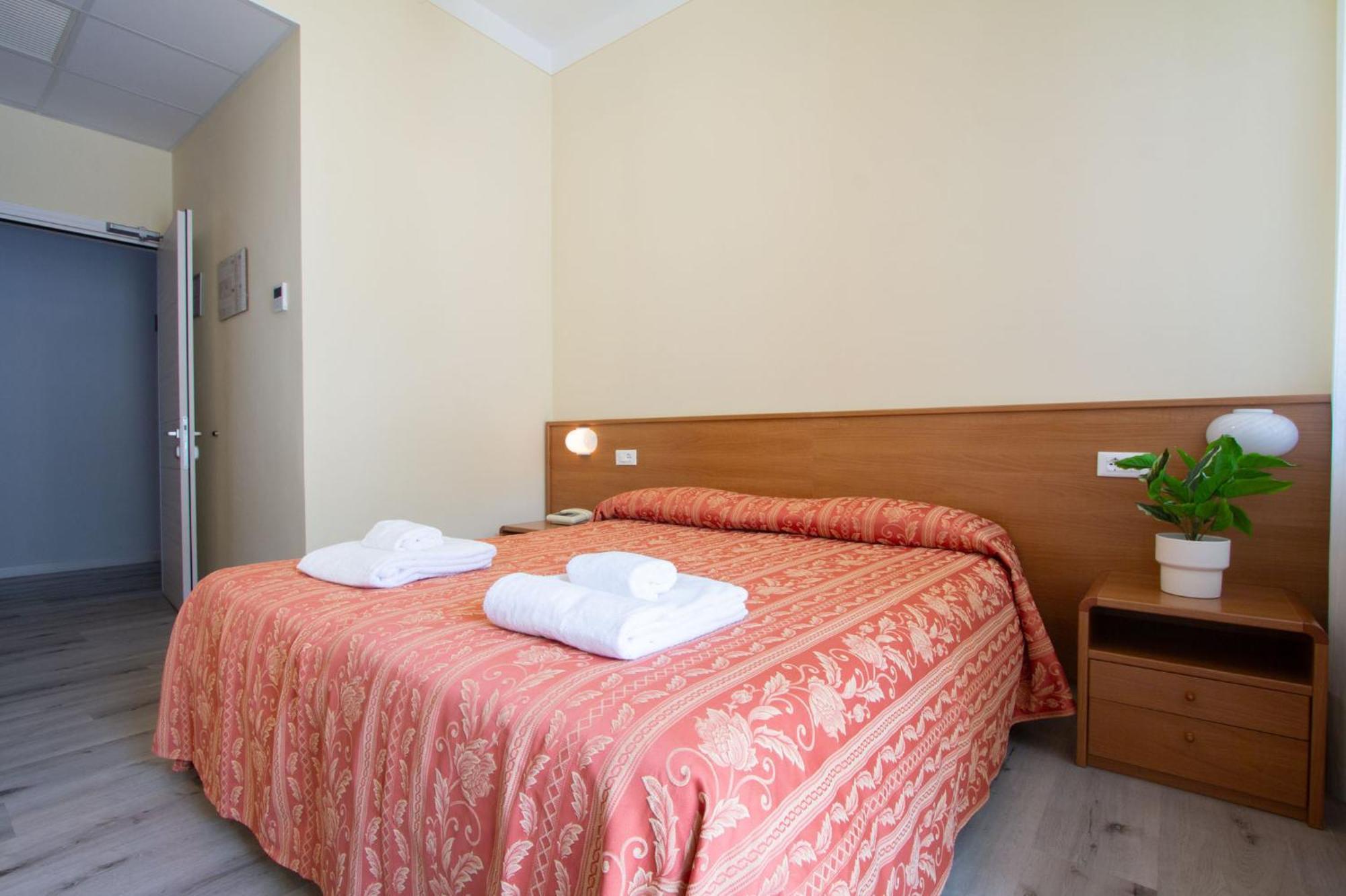 Hotel Benacus 토리델베나코 외부 사진