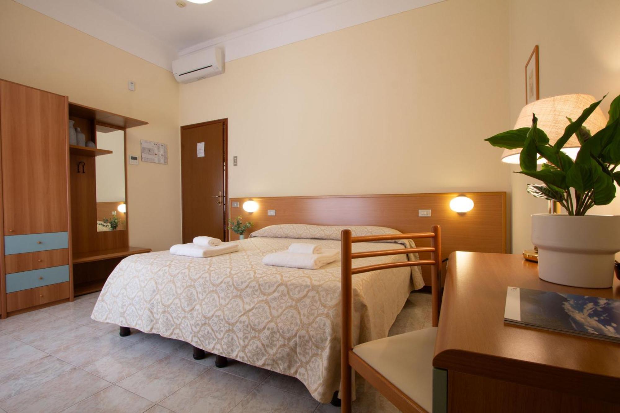 Hotel Benacus 토리델베나코 외부 사진