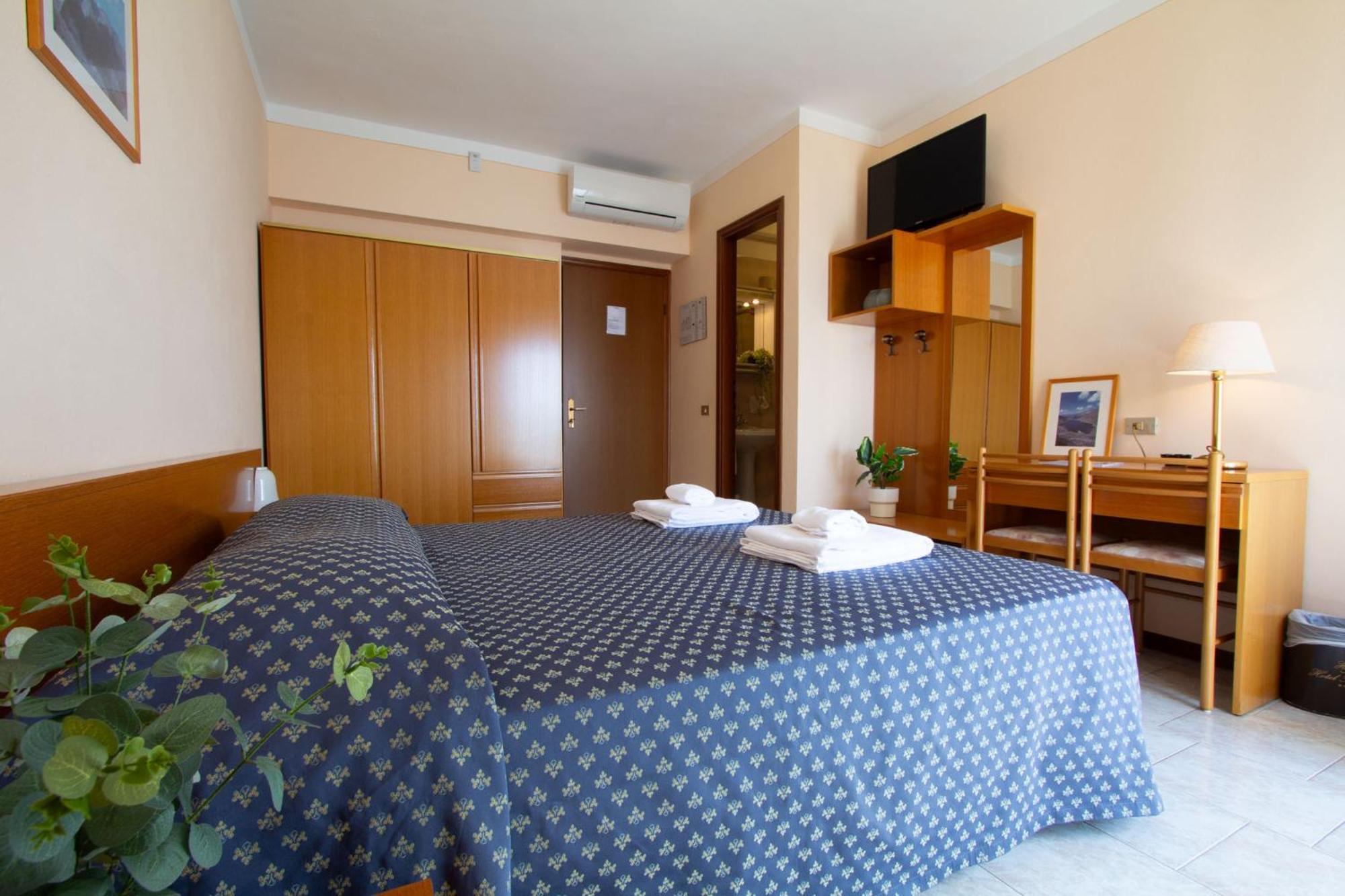 Hotel Benacus 토리델베나코 외부 사진
