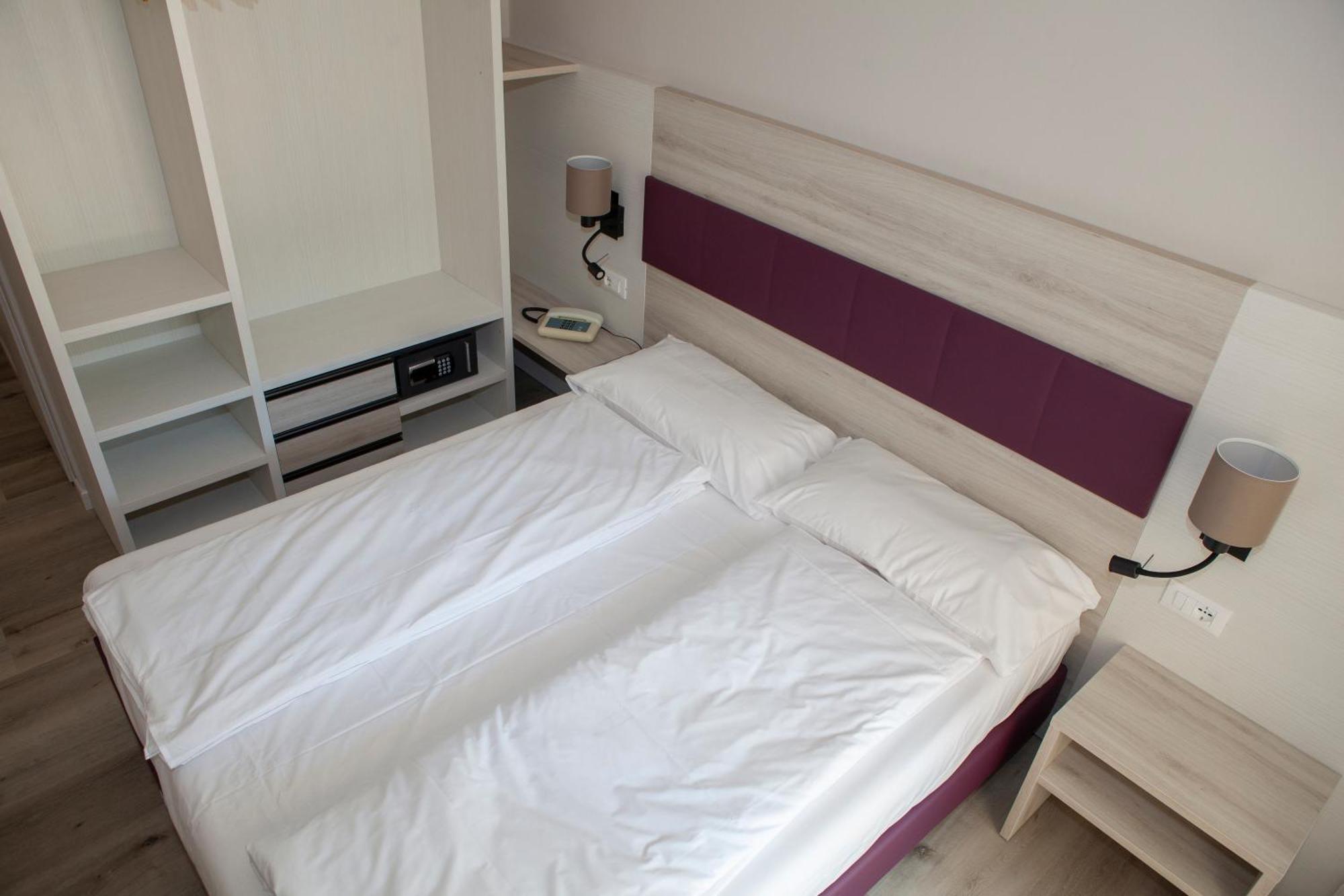 Hotel Benacus 토리델베나코 외부 사진